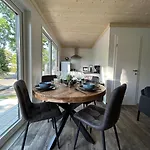 Cube 97 I 4 Persoons Met Hottub Zennewijnen