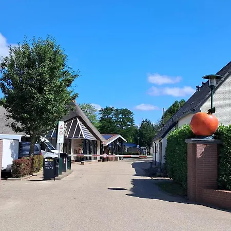 Cube 97 I 4 Persoons Met Hottub Hébergement de vacances *