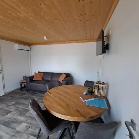Cube 97 I 4 Persoons Met Hottub *