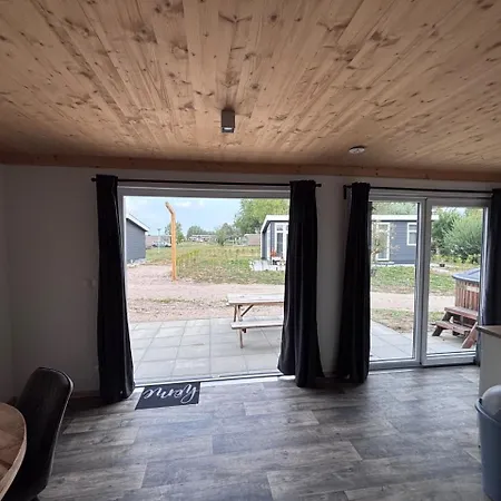 Cube 97 I 4 Persoons Met Hottub Holiday home *