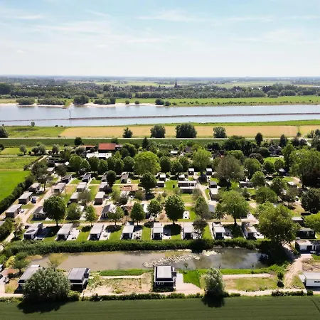 Cube 97 I 4 Persoons Met Hottub