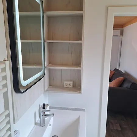 Cube 97 I 4 Persoons Met Hottub * Zennewijnen