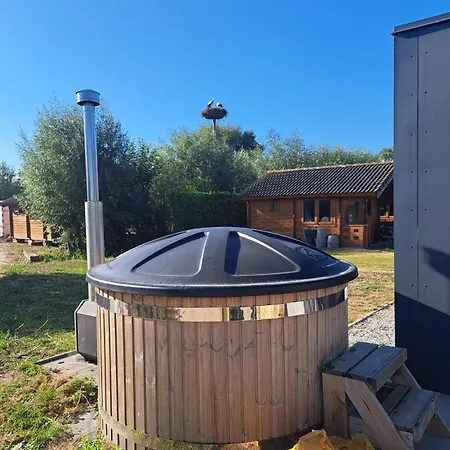 度假居 Cube 97 I 4 Persoons Met Hottub Zennewijnen