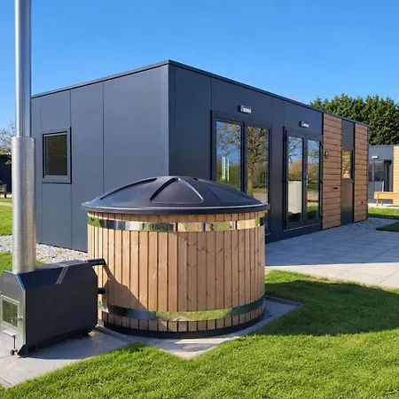 Vakantiehuis Cube 97 I 4 Persoons Met Hottub