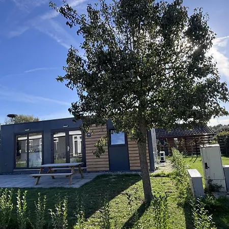 Cube 97 I 4 Persoons Met Hottub Zennewijnen