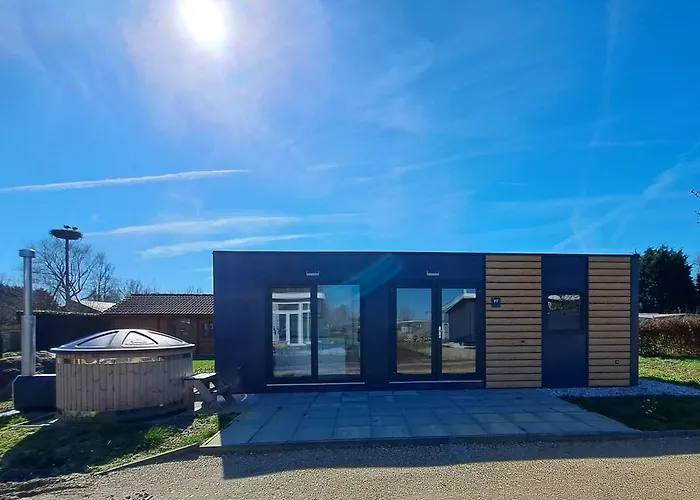 Cube 97 I 4 Persoons Met Hottub *