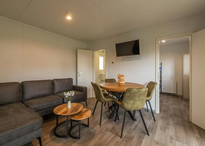 Holiday home Cube 97 I 4 Persoons Met Hottub