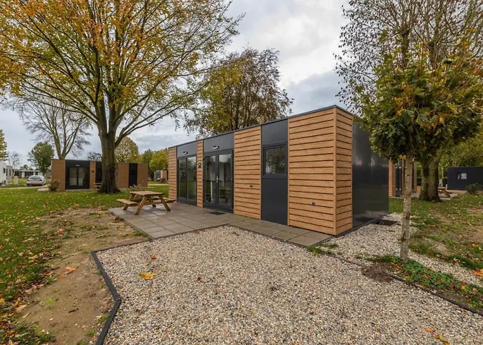 Cube 97 I 4 Persoons Met Hottub Hébergement de vacances *