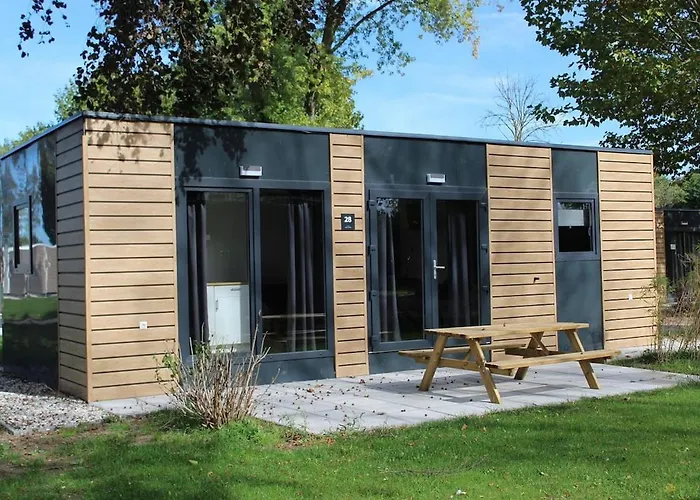 Cube 97 I 4 Persoons Met Hottub Hébergement de vacances Zennewijnen