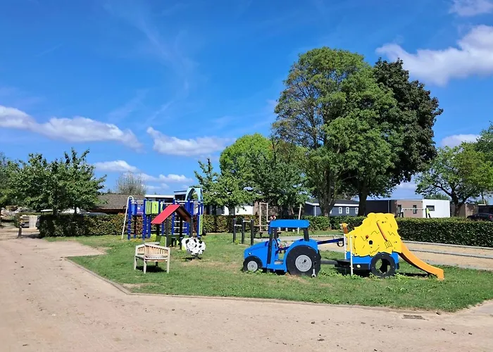 Hébergement de vacances Cube 97 I 4 Persoons Met Hottub *
