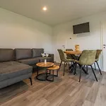 Casa vacanze Cube 97 I 4 Persoons Met Hottub