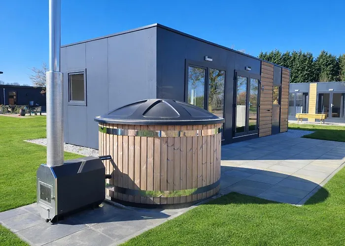 Cube 97 I 4 Persoons Met Hottub