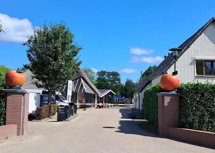 Cube 97 I 4 Persoons Met Hottub Ferienhaus *